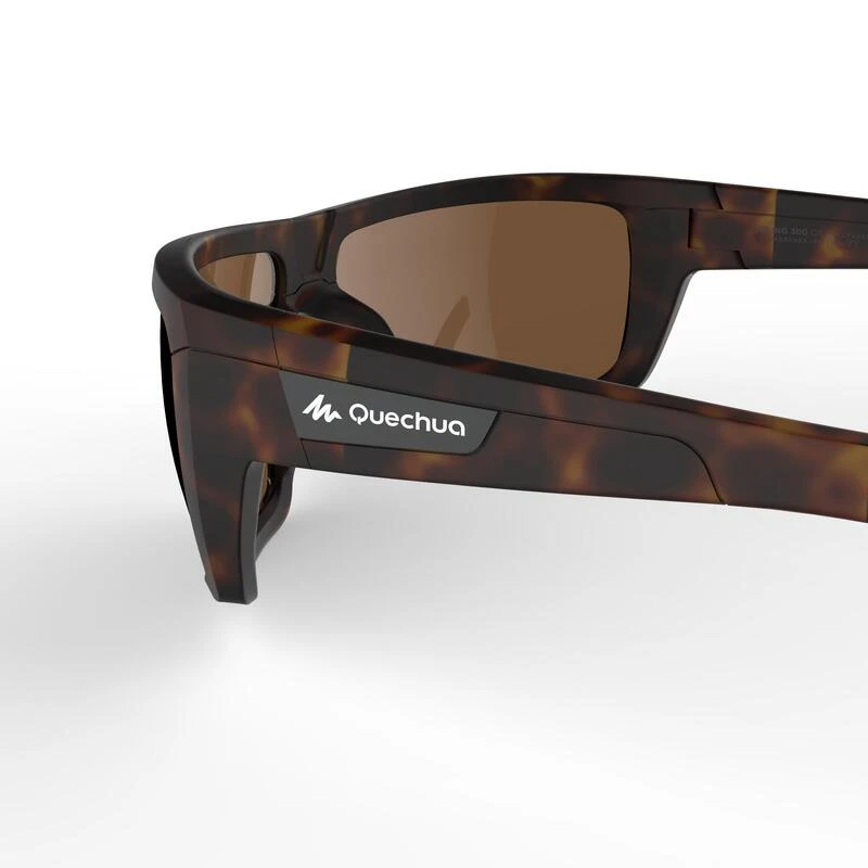 Quechua Lunettes De Soleil De Randonnée Adulte MH530 Marron Polarisantes Catégorie 3 7 Quechua Lunettes De Soleil De Randonnée Adulte MH530 Marron Polarisantes Catégorie 3 – Image 6