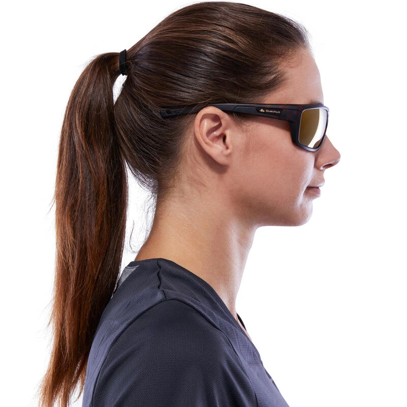 Quechua Lunettes De Soleil De Randonnée Adulte MH530 Marron Polarisantes Catégorie 3 11 Quechua Lunettes De Soleil De Randonnée Adulte MH530 Marron Polarisantes Catégorie 3 – Image 10