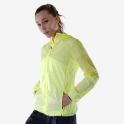 Quechua Veste Coupe Vent Ultra Légère De Randonnée Rapide Femme FH 500 Hélium Wind Jaune 9 Quechua Veste Coupe Vent Ultra Légère De Randonnée Rapide Femme FH 500 Hélium Wind Jaune -Quechua veste coupe vent ultra legere de randonnee rapide femme fh 500 helium wind jaune 2